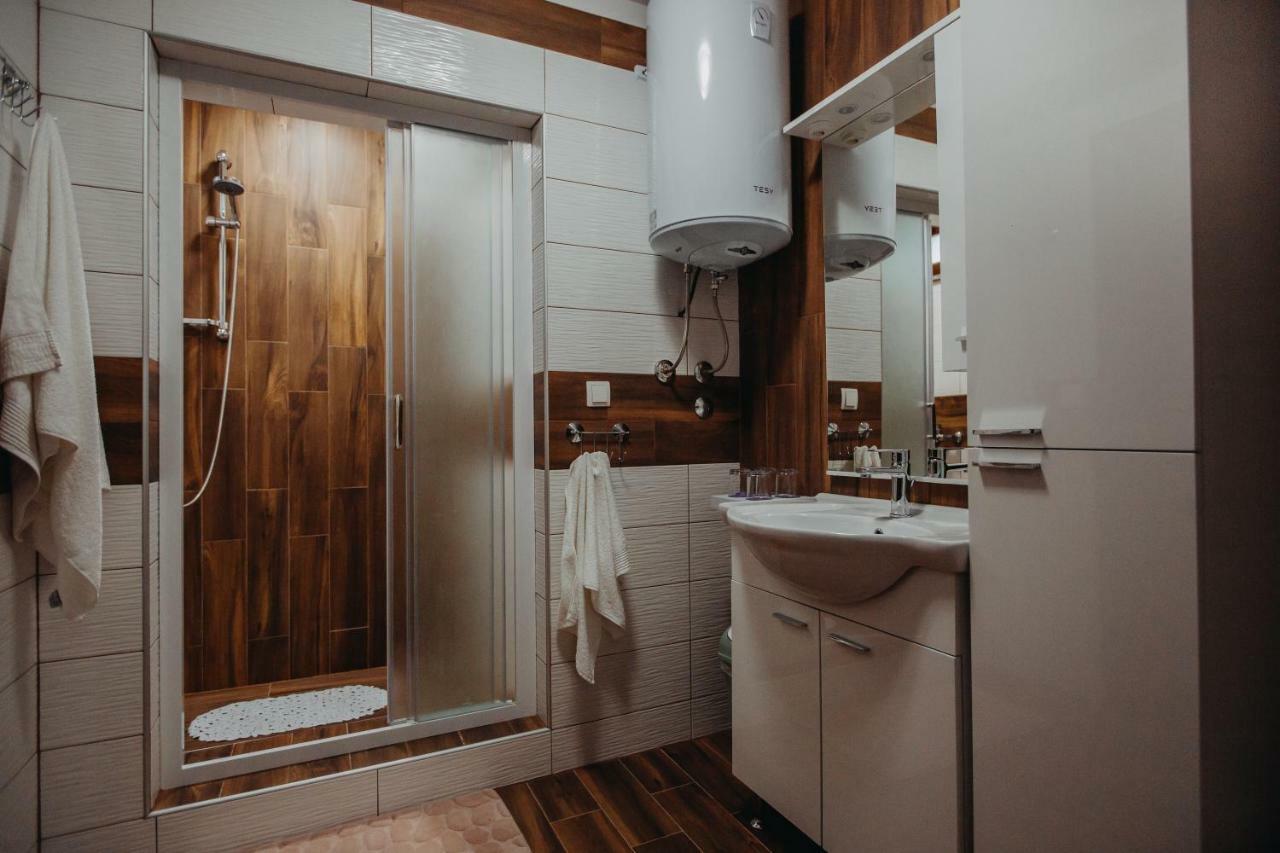 Apartman Vejama Josipdol Buitenkant foto