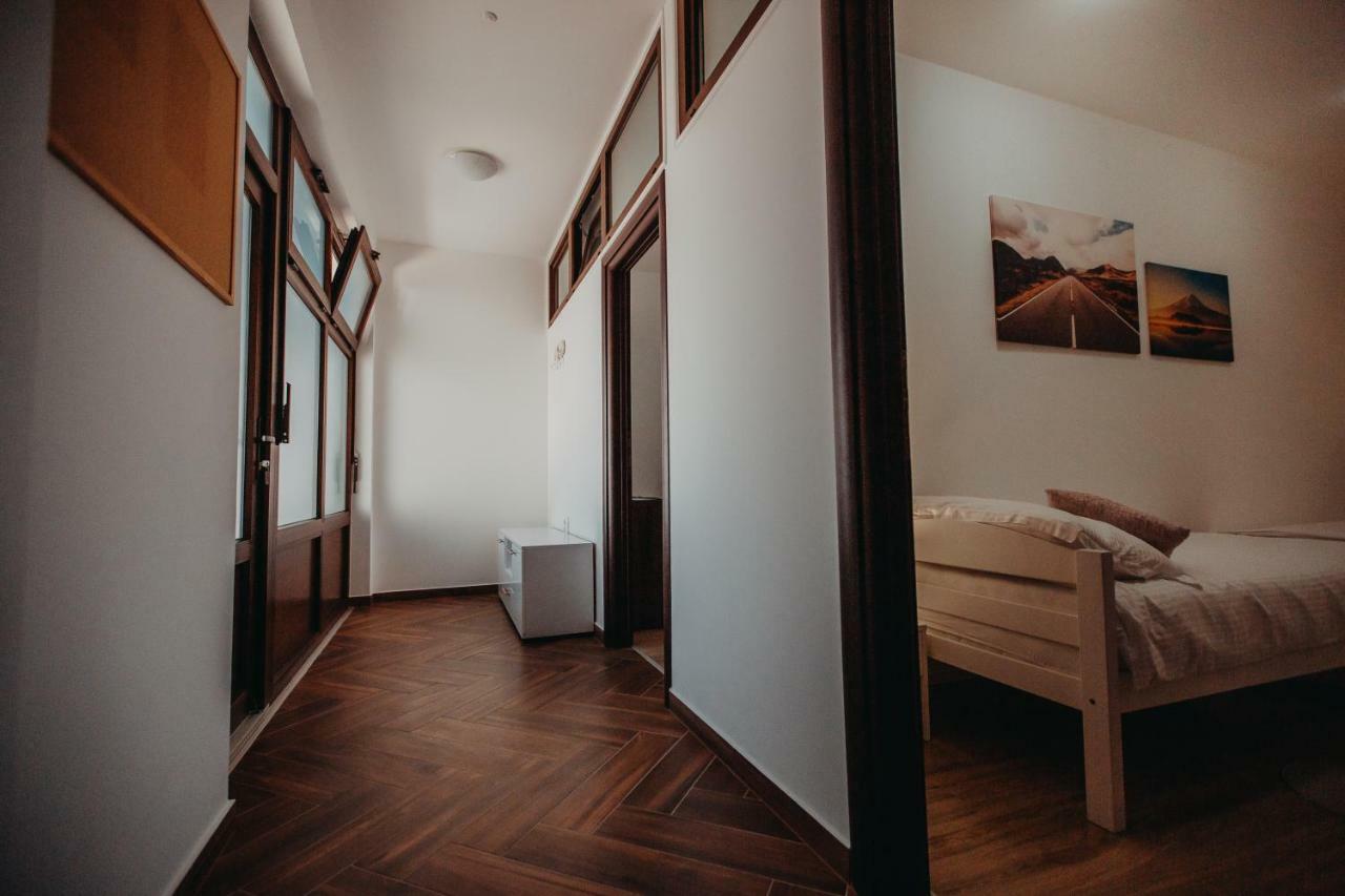 Apartman Vejama Josipdol Buitenkant foto