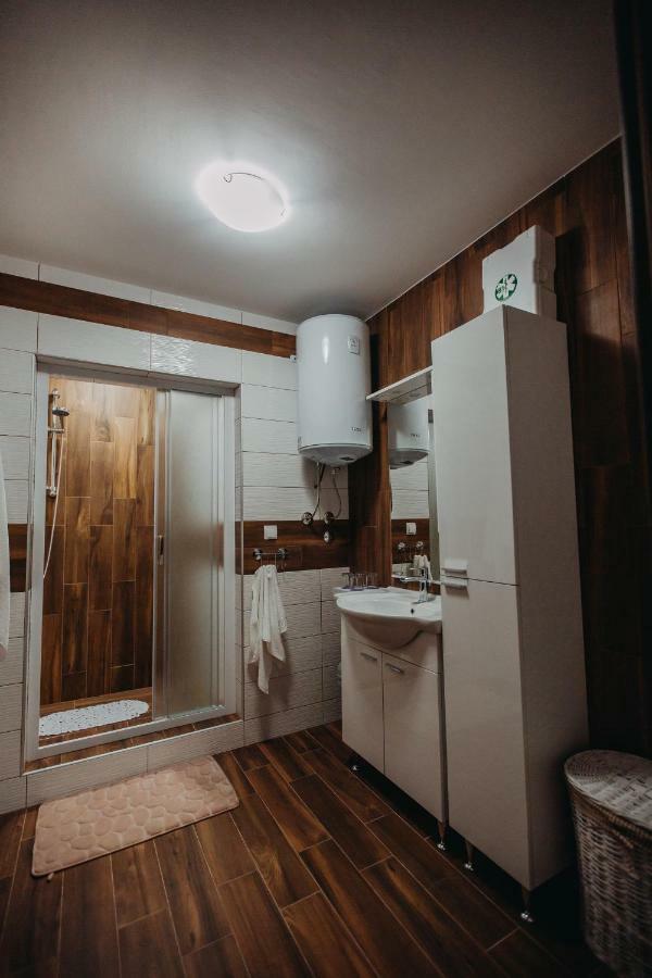 Apartman Vejama Josipdol Buitenkant foto