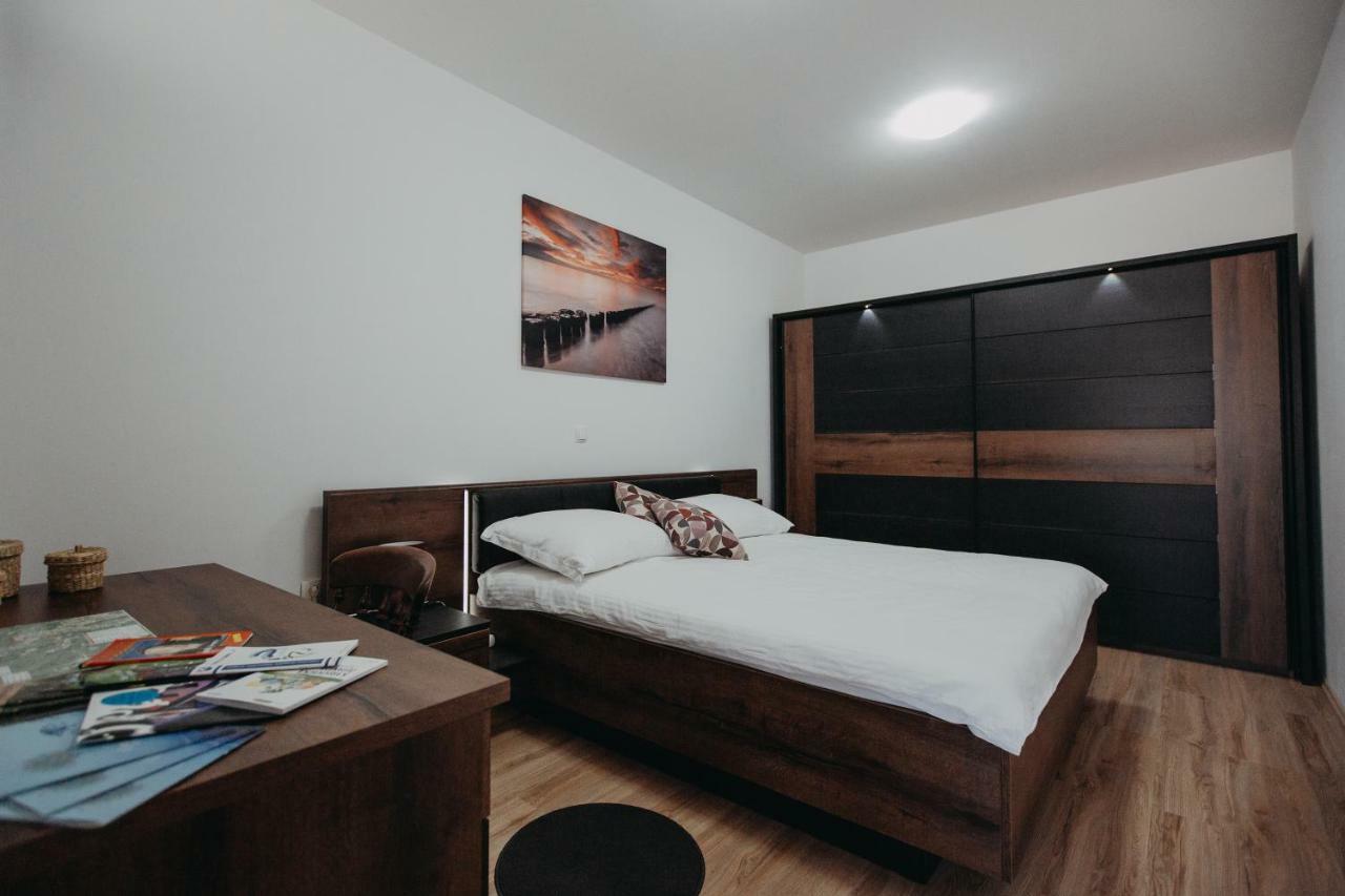 Apartman Vejama Josipdol Buitenkant foto