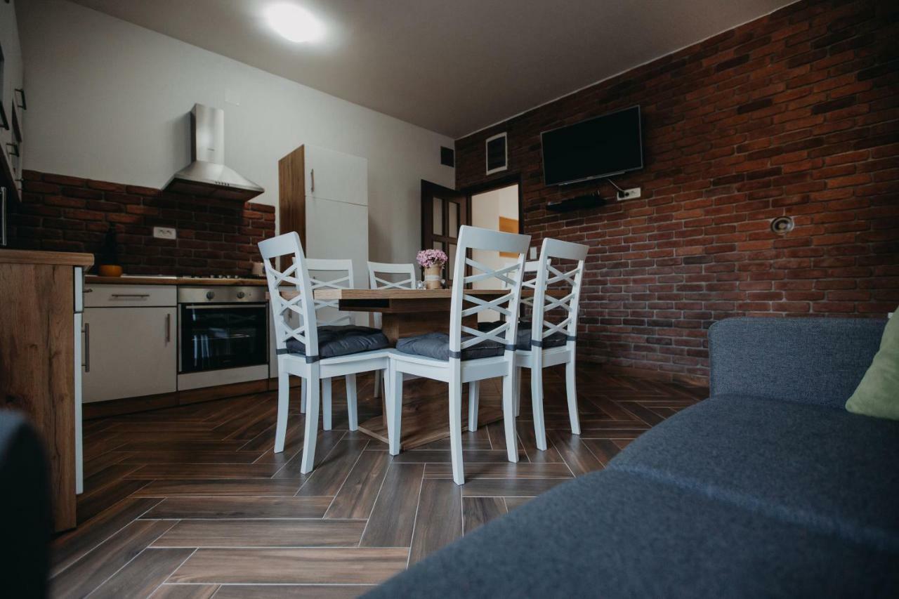 Apartman Vejama Josipdol Buitenkant foto