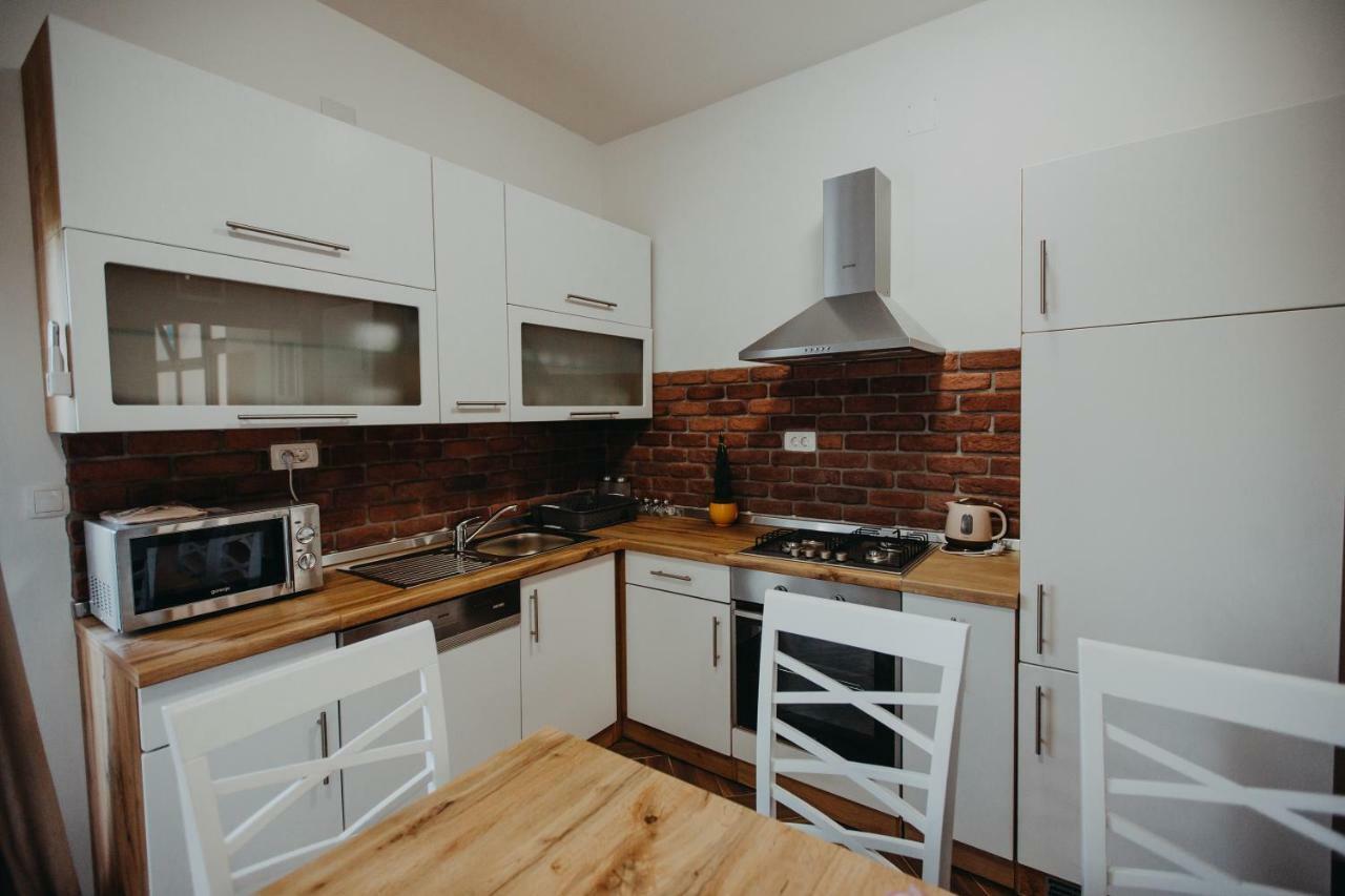 Apartman Vejama Josipdol Buitenkant foto