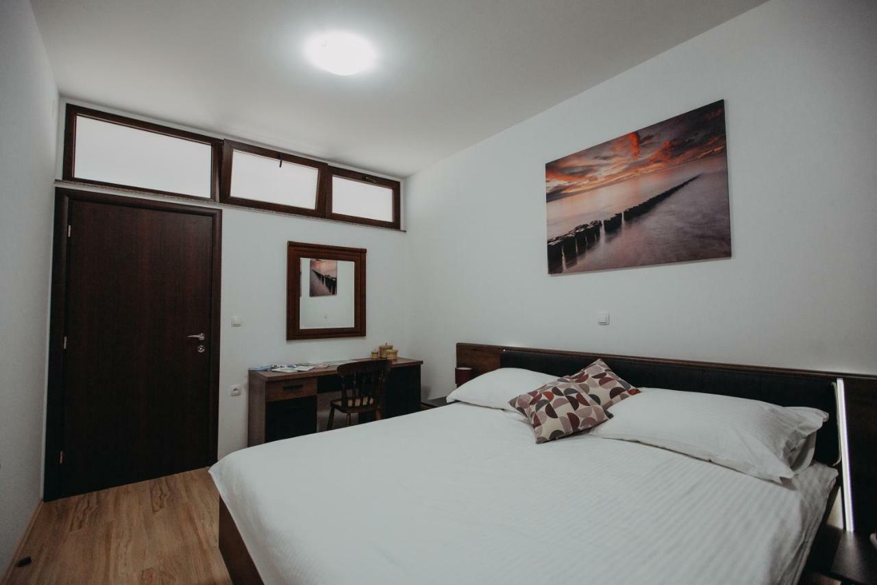 Apartman Vejama Josipdol Buitenkant foto