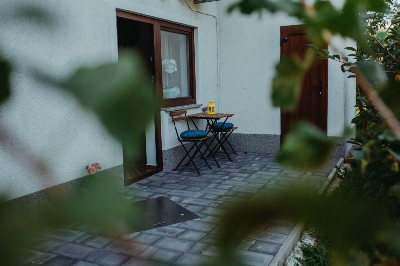Apartman Vejama Josipdol Buitenkant foto