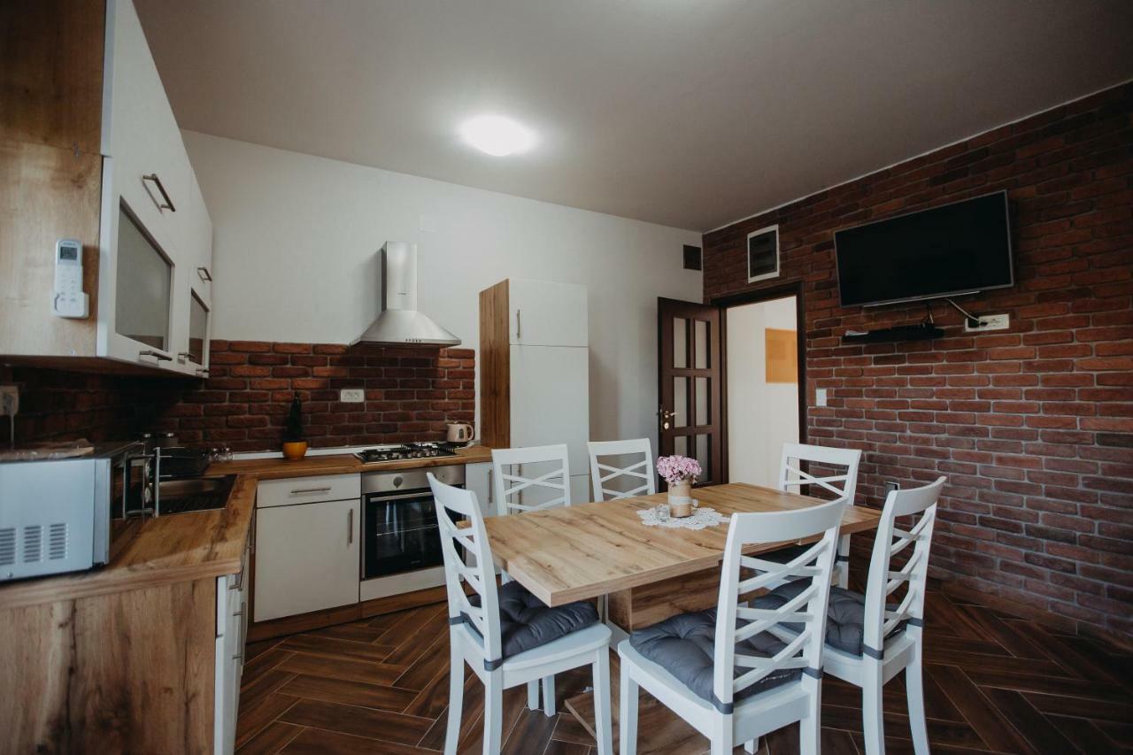 Apartman Vejama Josipdol Buitenkant foto