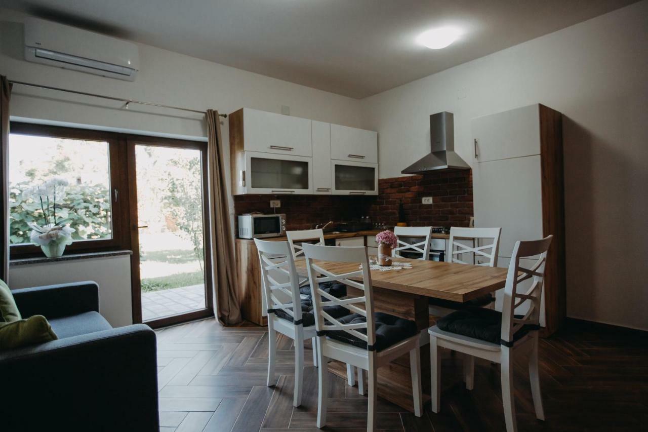 Apartman Vejama Josipdol Buitenkant foto